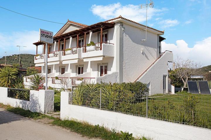 Bekiri'S Studios Alykanas  Exterior foto