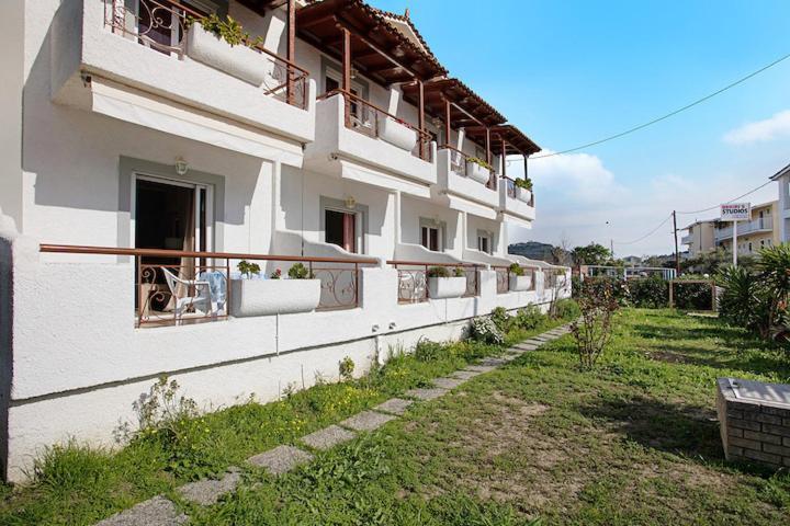 Bekiri'S Studios Alykanas  Exterior foto